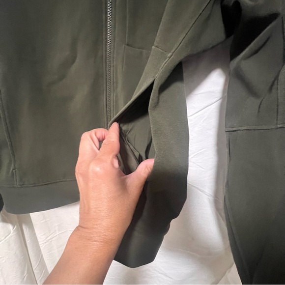 DISCOUNTED Lululemon Sojourn Jacket Dark Olive | Fall | Activewear | Workout - Picture 7 of 12